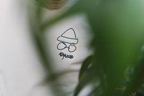 Pflaume auf Bio-Ei (Natural Raw) - T-Shirt